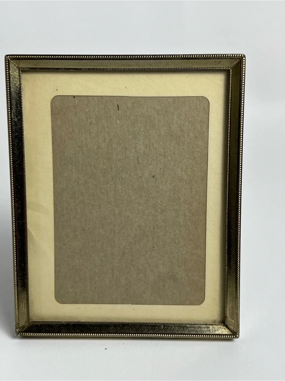 VTG 4 x 5 Gold Tone Metal Brass Ornate Tabletop Picture Frame Textured Edges